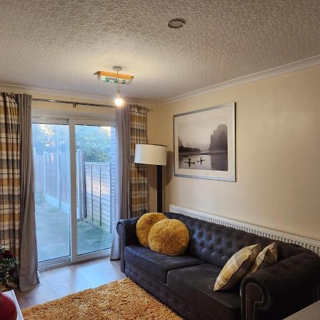 Crane Home In Dagenham With Free Wi Fi Exterior photo